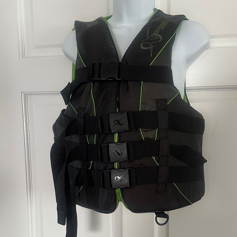 OXPS Black and Green Life Vest